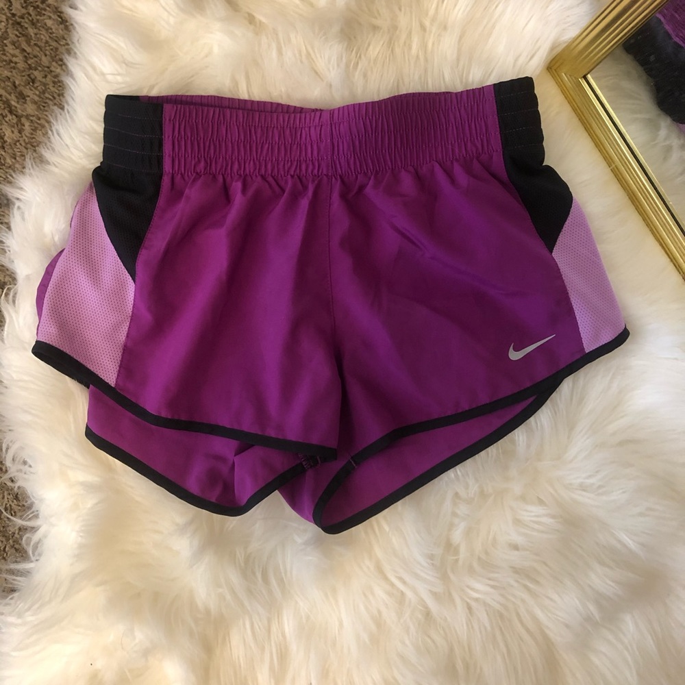 Nike women’s running short